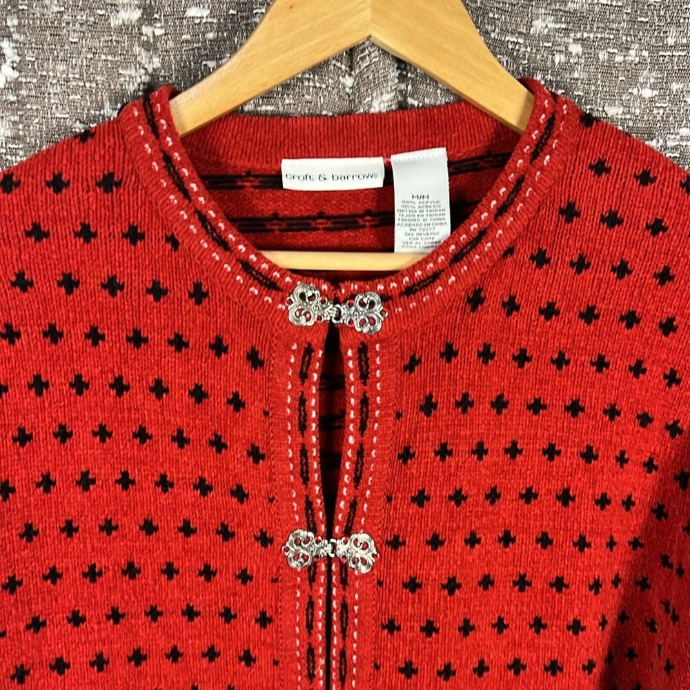 Croft & Barrow Women Medium Red Snowflake Metal Clasp Cardigan Holiday Fair Isle